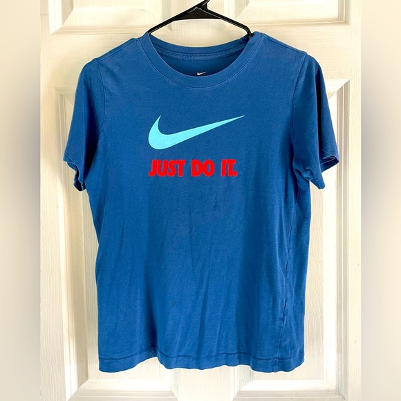 Nike Tee - Picture 1 of 4
